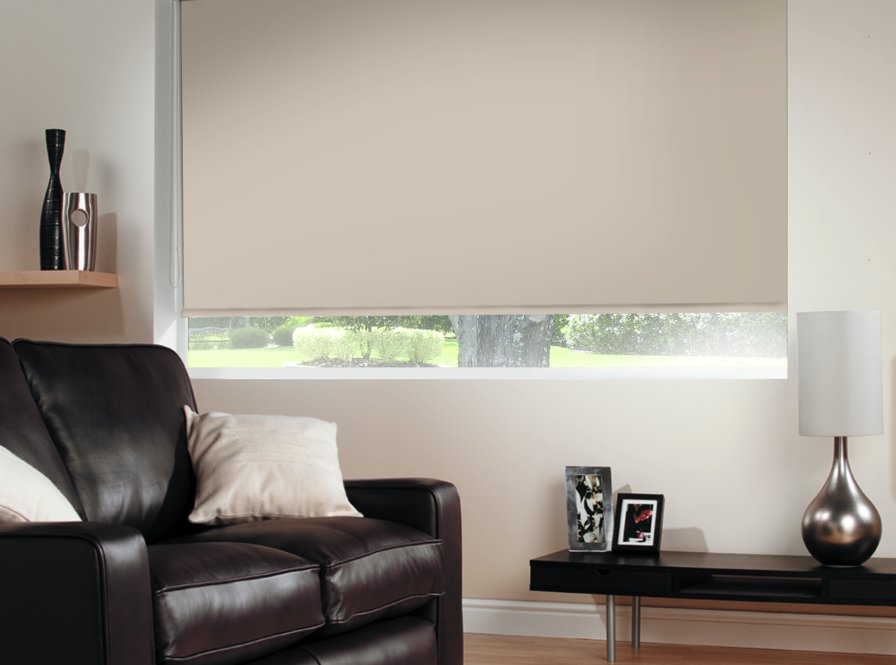 Blockout roller blind suited to a conservatory