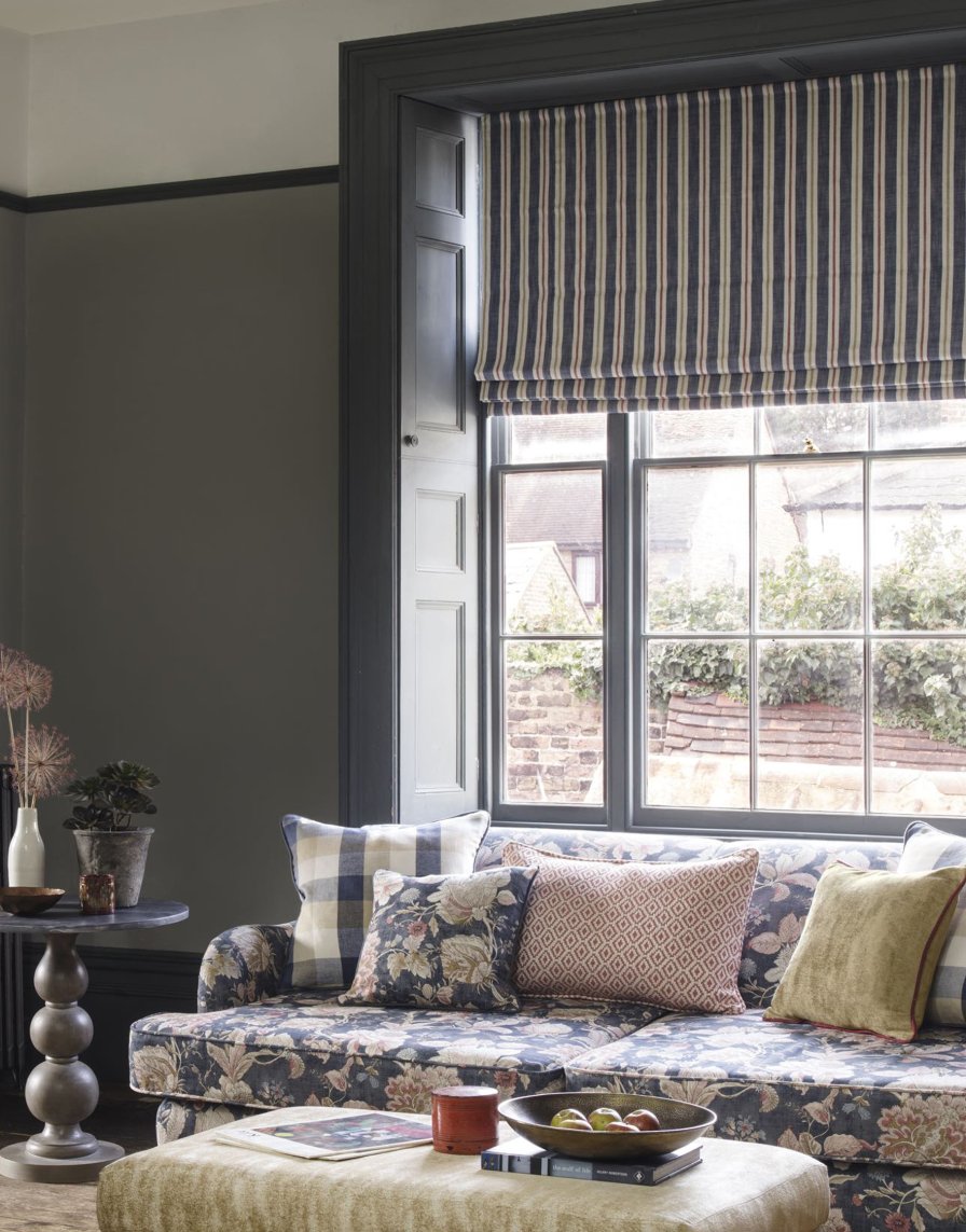 Geometric striped curtain fabric suited to art deco style
