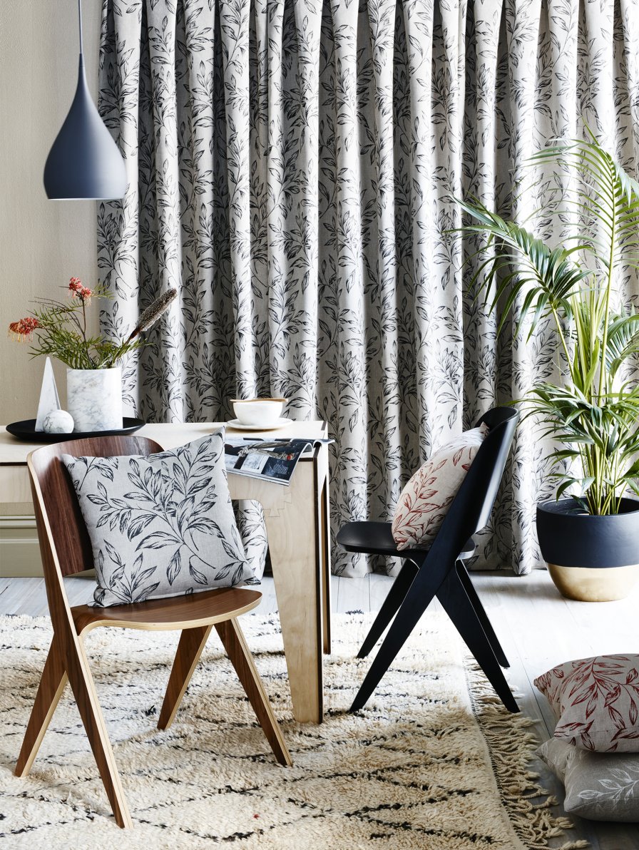 Coloured patterned fabric for blinds